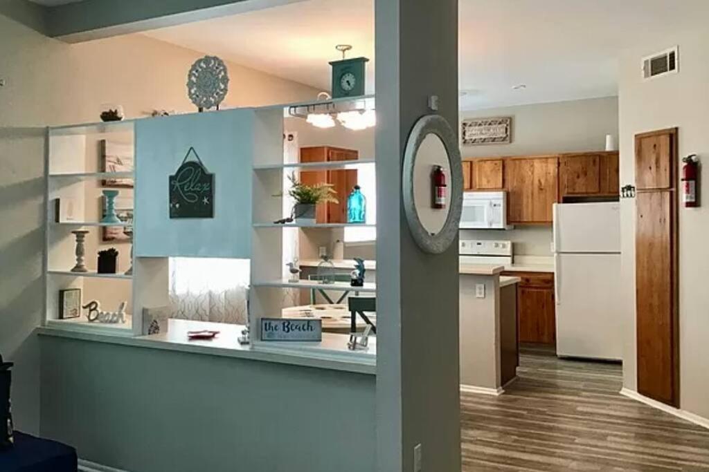 Cozy Beachside Condo With Pool View Corpus Christi Exterior photo
